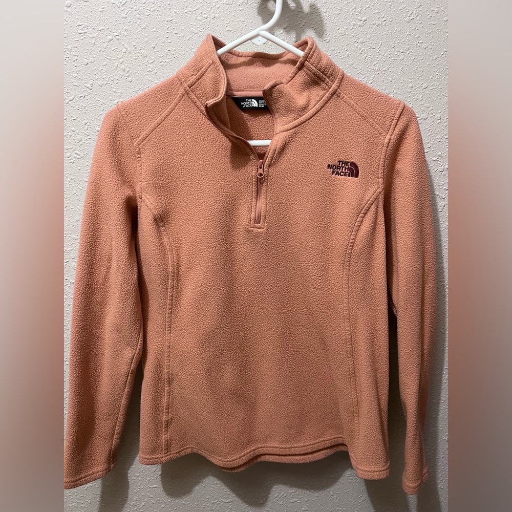 The North Face Women’s 1/4-Zip Heritage Patch fleece pullover